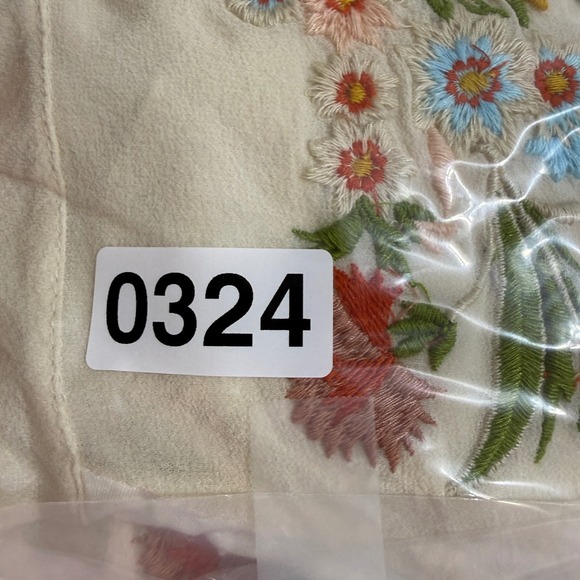 Sundance Women Silk Front Floral Embroidered V-Neck Top Ivory Size L Boho Mixed - Picture 13 of 13